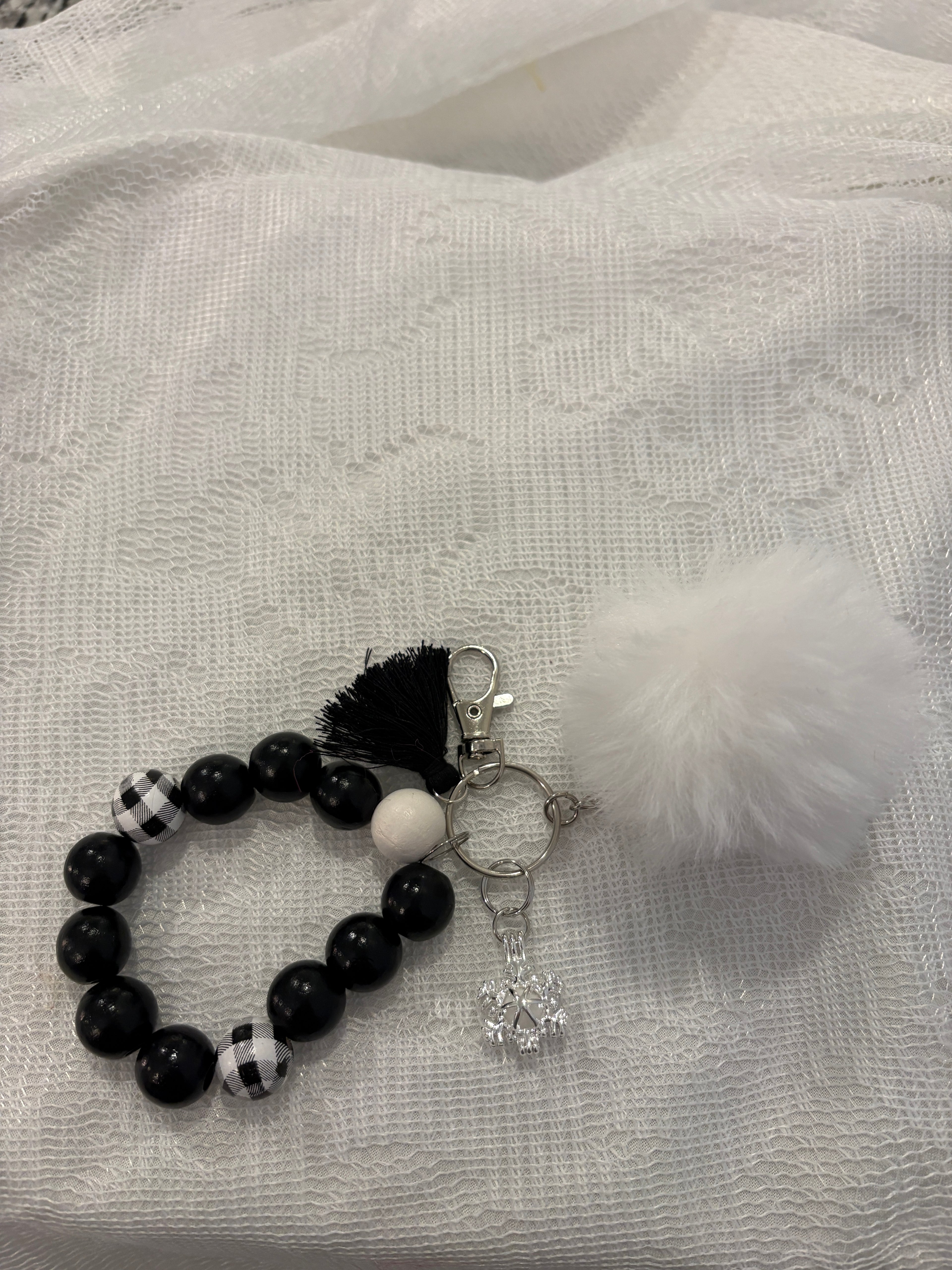 Black and white wood beaded diffuser wristlet/keychain